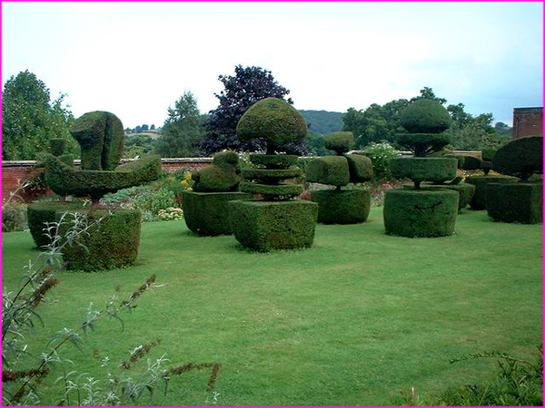 Mount Ephraim Gardens in Hernehill, Faversham, Kent